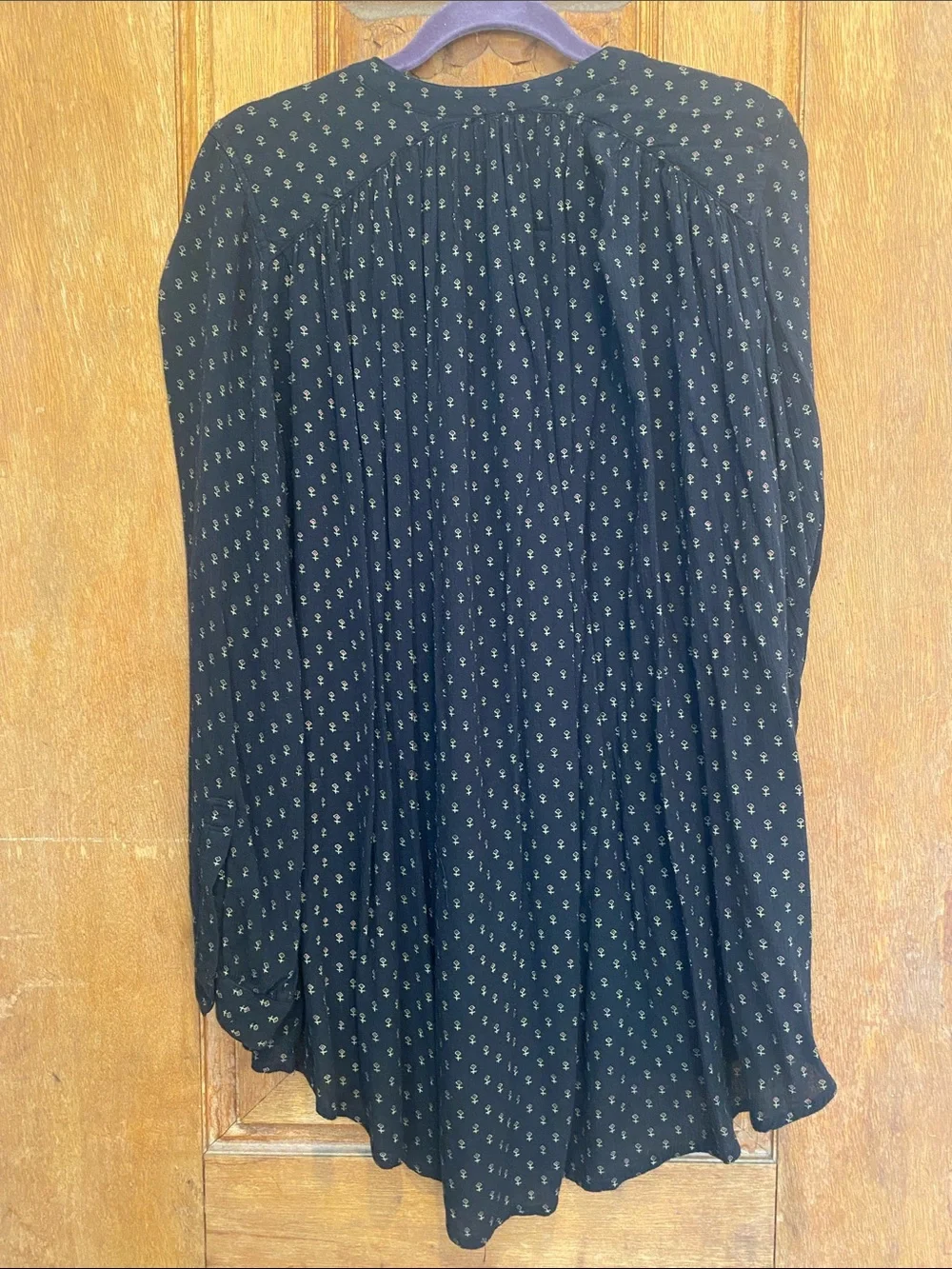 Free People long sleeve blouse hi low hem black green red pattern medium rayon